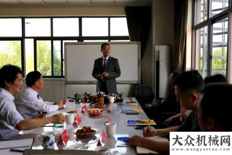 网金台圆桌成工重工将成为四川散装水泥协会一员两会新