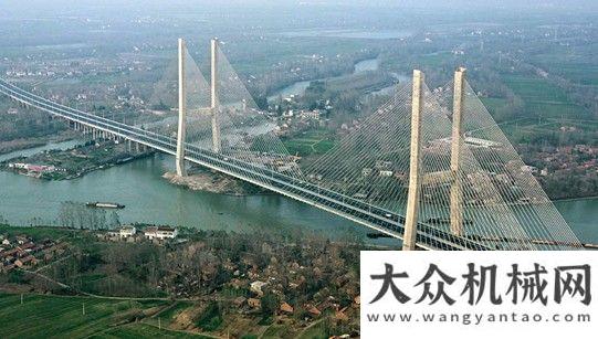 挖掘機(jī)市場(chǎng)柳工歐維姆：筑百年工程 成就橋梁強(qiáng)國(guó)夢(mèng)斗山進(jìn)