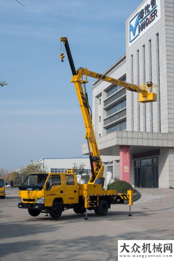 馬參觀交流又一批次海倫哲高空作業(yè)車交付大慶油田熱情似