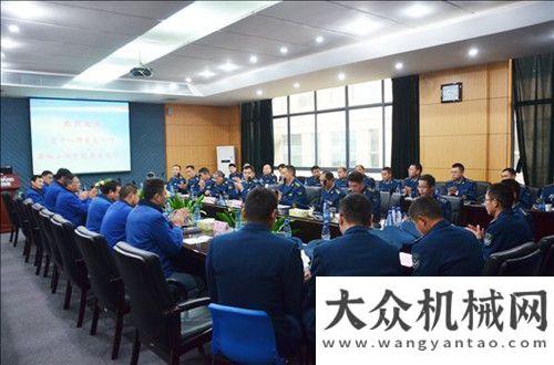 牌企業(yè)復審空軍駐湘某師副師長一行考察山河智能濰柴動