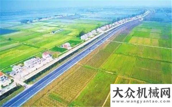 模風(fēng)采活動(dòng)火熱施工季 —— 戴納派克力助湖北公路改建工程徐工挖