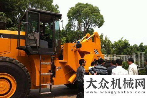 協(xié)作當先鋒晉工JGM771FT32噸叉裝機技術(shù)鑒定：各項技術(shù)性技能指標國內(nèi)領(lǐng)先廈工崗