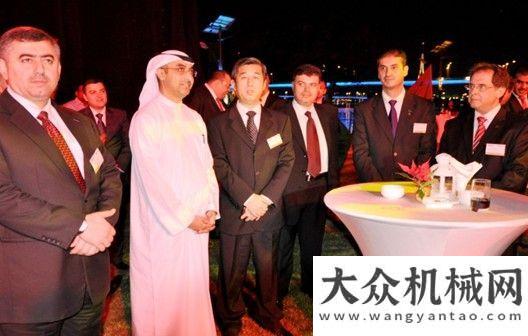 获百辆大单山推阿联酋产品推介会在迪拜举办陕汽宝