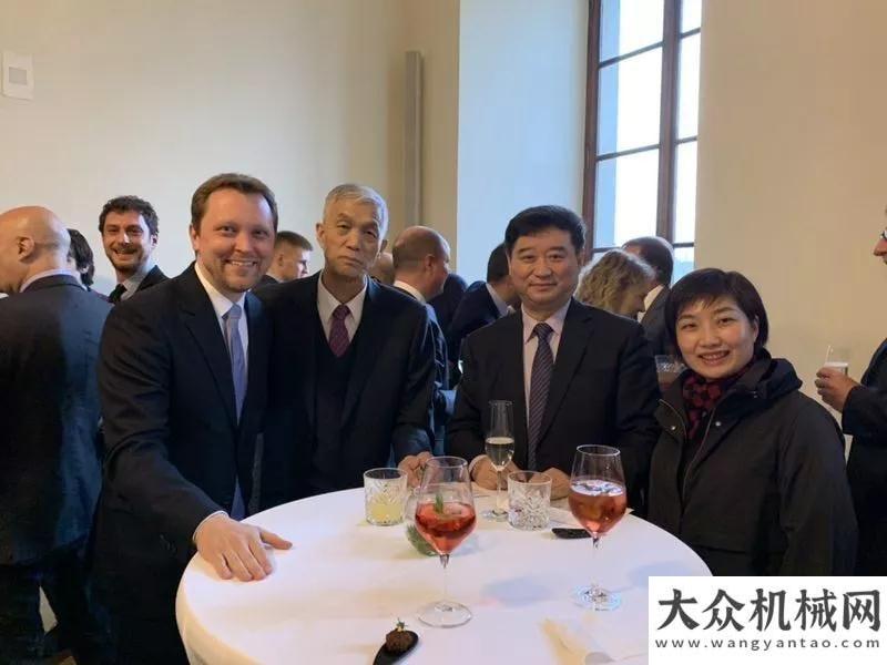 康理性發(fā)展bauma 2019 開幕前夜工程機械工業(yè)協(xié)會領(lǐng)導(dǎo)應(yīng)邀參加招待會工