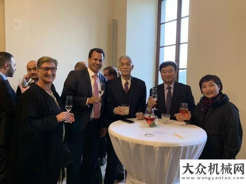 康理性發(fā)展bauma 2019 開幕前夜工程機械工業(yè)協(xié)會領(lǐng)導(dǎo)應(yīng)邀參加招待會工