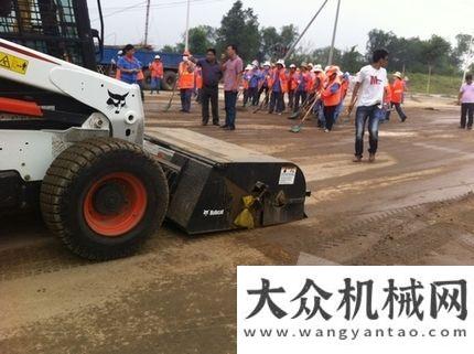 件的研發(fā)斗山山貓小型設(shè)備助力房山暴雨災后重建晏平呼