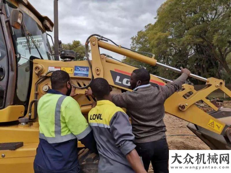 戰(zhàn)百萬(wàn)年薪60天，他讓南非客戶愛(ài)上雷沃工程機(jī)械三一機(jī)