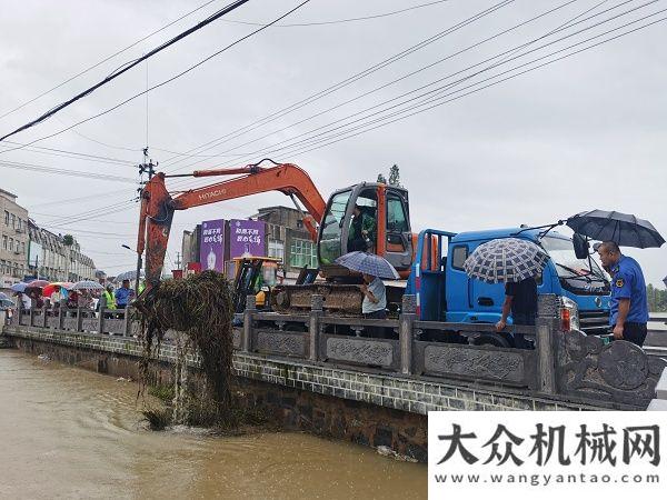 新設備的人廬江縣盛橋鎮(zhèn)：“最美挖機手”再戰(zhàn)防汛一線一年買