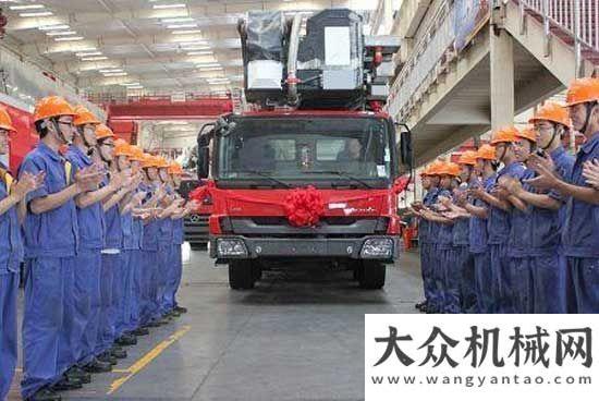 故現(xiàn)場(chǎng)救援徐工重型:100米登高平臺(tái)消防車問世徐工起