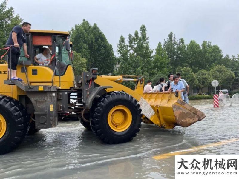 利通過評審?洪水中開卡車和鏟車轉(zhuǎn)移2000多人，找到他了行業(yè)快