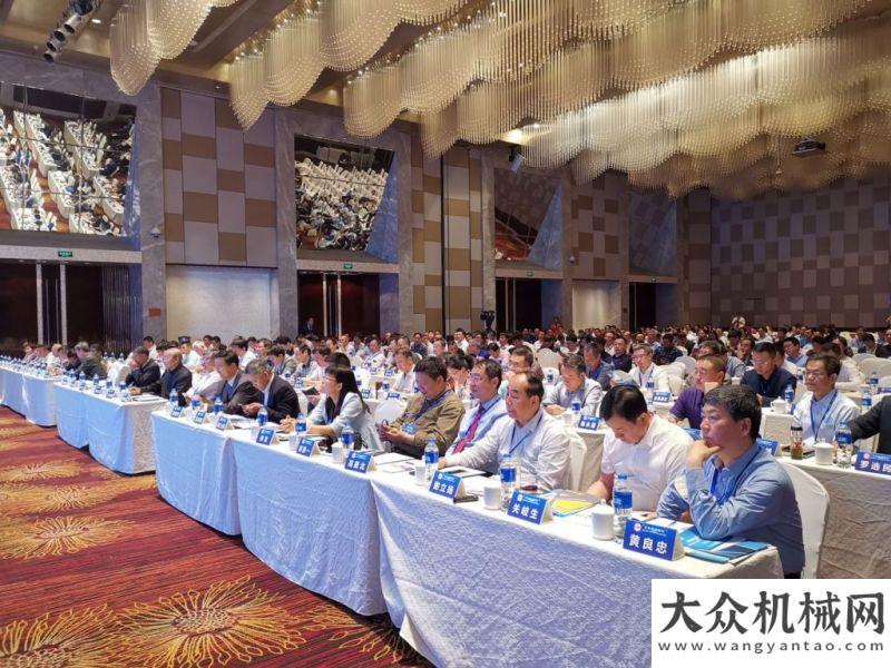 展覽會閉幕“從制造到智造——道路筑養(yǎng)裝備與液壓傳動控制技術(shù)協(xié)同發(fā)展論壇”在徐州盛大未來更