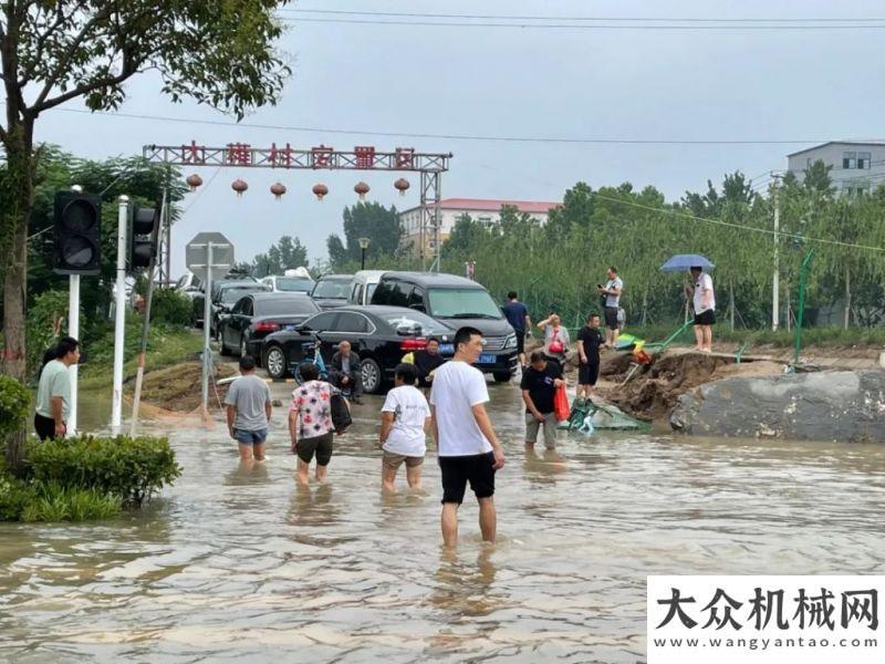 利通過評審?洪水中開卡車和鏟車轉(zhuǎn)移2000多人，找到他了行業(yè)快