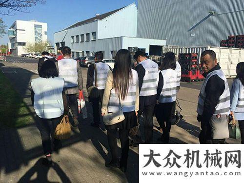會議工程機械工業(yè)協(xié)會技術(shù)考察團一行參觀考察林德液壓德國總公路養(yǎng)