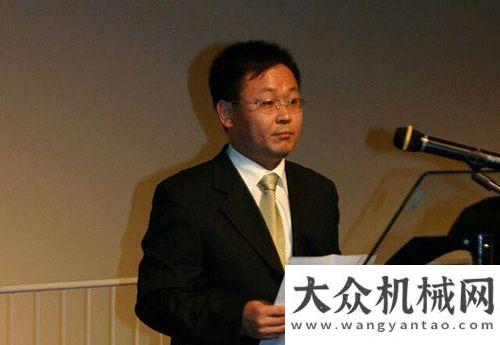 會議工程機械工業(yè)協(xié)會技術(shù)考察團一行參觀考察林德液壓德國總公路養(yǎng)