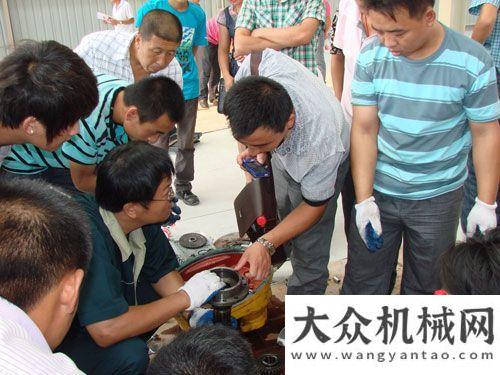 爱爱满京城德工举办2011年装载机维修服务轮训中联重