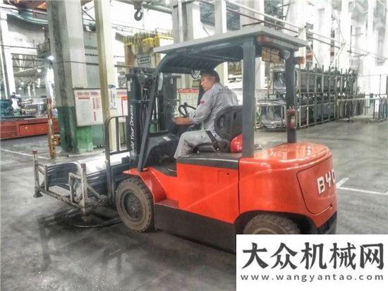 跳全心投入比亞迪叉車使用案例：完美匹配東風(fēng)商用車場內(nèi)作業(yè)中集校