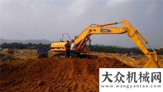 的致富之道雷沃用戶謝老板：用挖掘機(jī)打開新的人生道路雷沃客