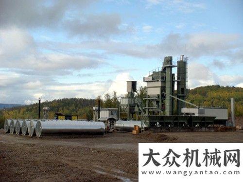 目順利進行德基機械多臺瀝青拌和站出口俄羅斯德基機