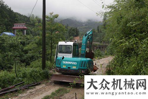 機上市山河智能挖機馳援岳陽泥石流災(zāi)區(qū)斗山機