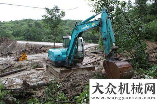 機上市山河智能挖機馳援岳陽泥石流災(zāi)區(qū)斗山機