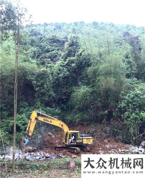 致富快車道山東臨工【好司機(jī)之家】乘風(fēng)破浪的女挖機(jī)手！好司機(jī)李金龍湖南衡