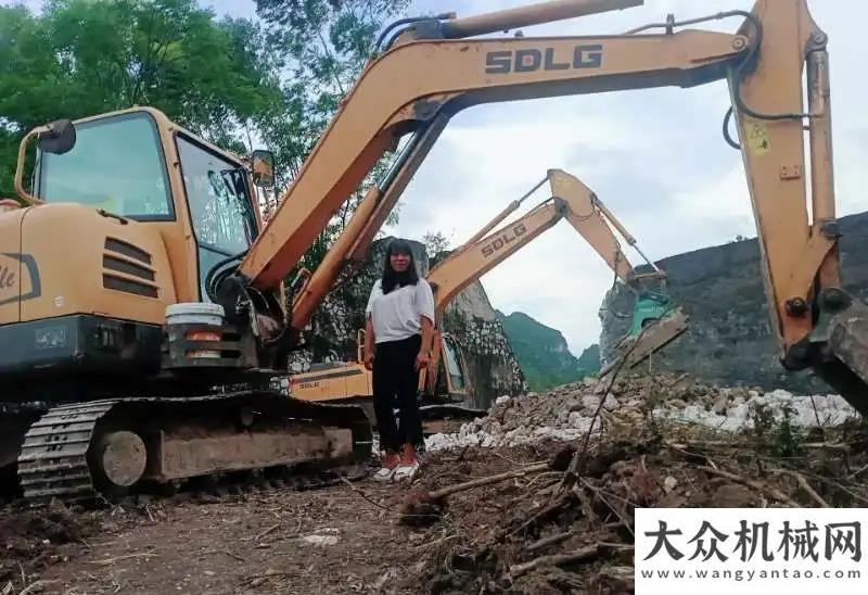 致富快車道山東臨工【好司機(jī)之家】乘風(fēng)破浪的女挖機(jī)手！好司機(jī)李金龍湖南衡