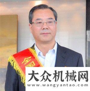 展最佳企業(yè)安徽叉車董事長張德進(jìn)榮膺全國五一勞動獎?wù)滦旃s