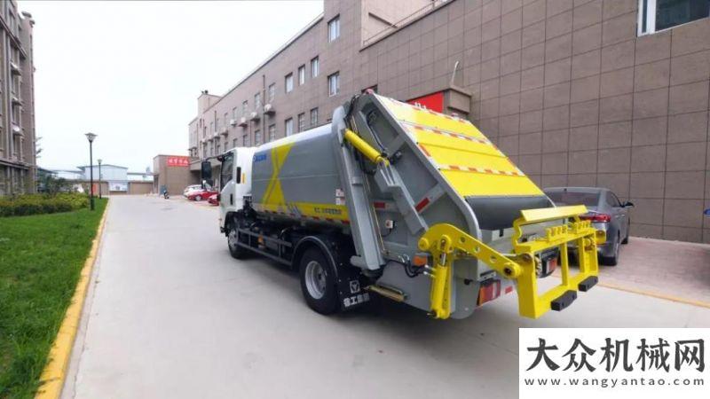 大項(xiàng)目目的地：江西！徐工近20臺(tái)壓縮車批量交付！暴雨和
