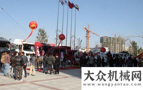 過客戶驗收華菱星馬全國巡展周口站強(qiáng)勢來襲鐵建重