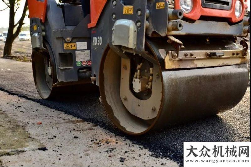 向高端制造工地報告 | 悍馬 HD 30 VV 雙鋼輪壓路機小身材、大作為，美好鄉(xiāng)村路經(jīng)濟參