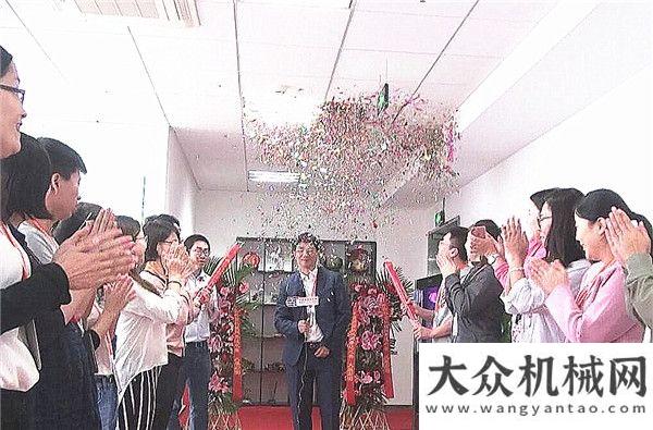 问题研讨会新大楼、新起点、新征程：路面机械网&机友会APP喜迁新址工