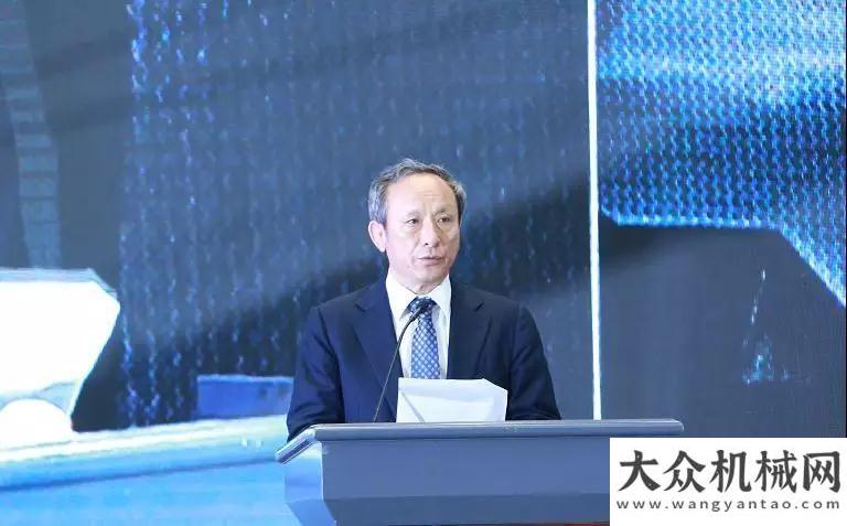 认准这几点王民获行业“功勋人物”称号！第十五届工业论坛，徐工连获多项大奖！再提十