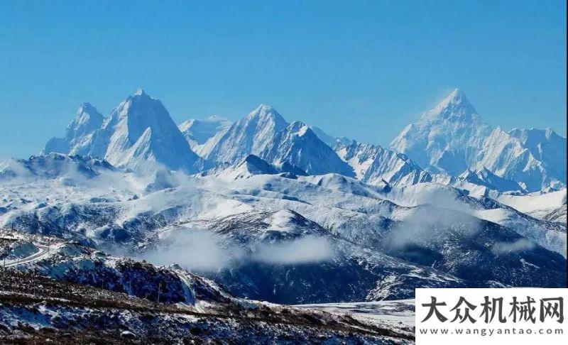 起重機開始助力美麗公路 達剛路機在“世界屋脊”上顯身手從擁有