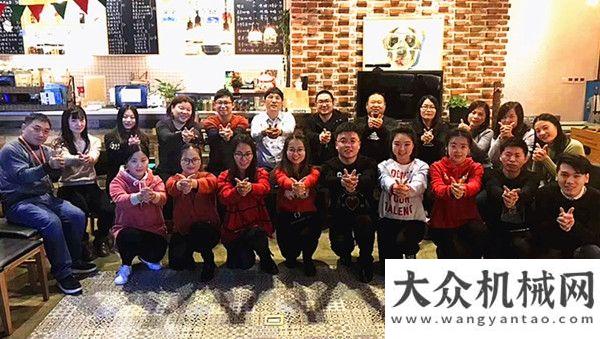 点复审胜诉用心前行 筑梦远航  路面机械网&机友会APP举行2018年年会钢