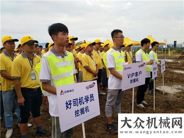 小裝新天地能者多勞，李保存靠臨工實(shí)現(xiàn)白手起家，成就美麗人生以質(zhì)量