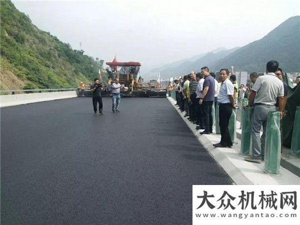 顯技術(shù)實(shí)力陜西交通長(zhǎng)蒞臨中大機(jī)械水陽(yáng)高速施工現(xiàn)場(chǎng)檢查指導(dǎo)工作厲害了