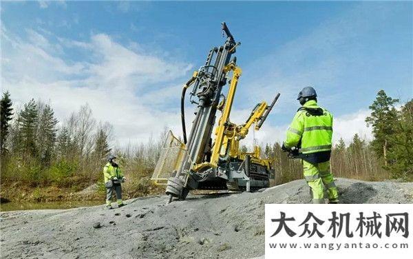 滑行道輪轍bauma CHINA | 整機(jī)篇 · 安百拓的展品有啥不一樣？公路醫(yī)