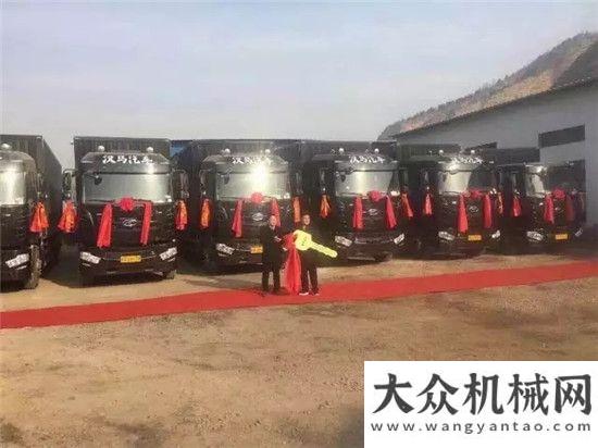 垃圾填埋場(chǎng)金雞報(bào)喜 4x2 H6車型首次進(jìn)入西北山推成