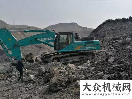 下刺特激技一臺(tái)能當(dāng)三臺(tái)用？山河智能鉤掘機(jī)就是牛！來(lái)來(lái)來(lái)