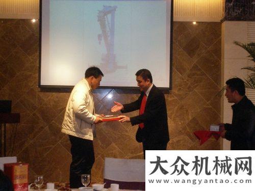 售知识培训北起多田野2011年产品推介及客户答谢会在云南曲靖山推举