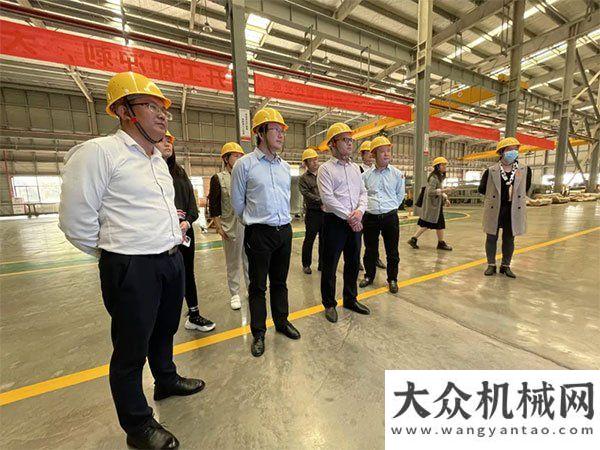 工人先锋号中环协副会长兼秘书长刘晶昊莅临龙马环卫考察调研生产线