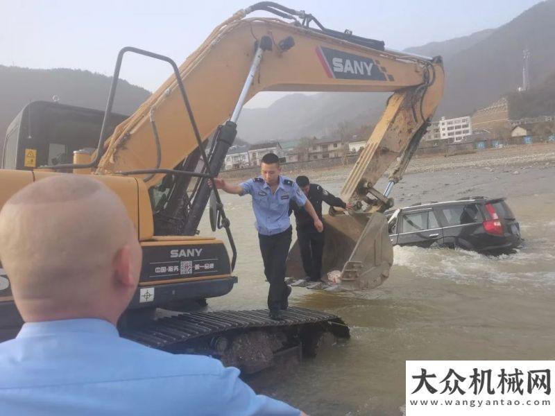 外再拓疆土急流之中，民警帶著挖掘機來了！雷沃致