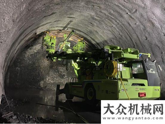 月系列活動打造隧道“鋼筋鐵骨”，鐵建重工首臺拱錨臺車大顯身手哈爾濱