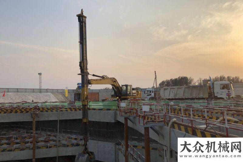 長(zhǎng)馳騁無(wú)疆江蘇泰信機(jī)械科技有限公司主編 團(tuán)體標(biāo)準(zhǔn)《建筑施工機(jī)械與設(shè)備 履帶式伸縮臂抓斗》編制會(huì)線上會(huì)議落幕泰信機(jī)