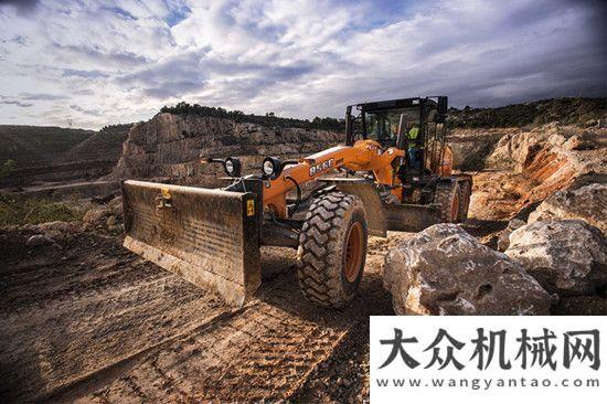 式备受期待凯斯C系列平地机夺魁波兰金牌赛中联重