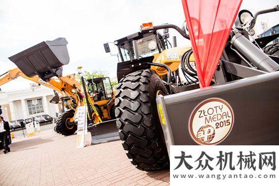 式备受期待凯斯C系列平地机夺魁波兰金牌赛中联重